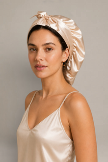Kit Nuit Althéria – Bonnet, masque & lot de 6 chouchous – 100 % soie de mûrier – Champagne