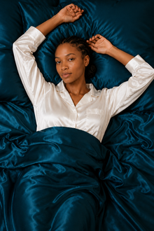 Parure de lit Olyssia – 100 % soie de mûrier – Bleu foncé